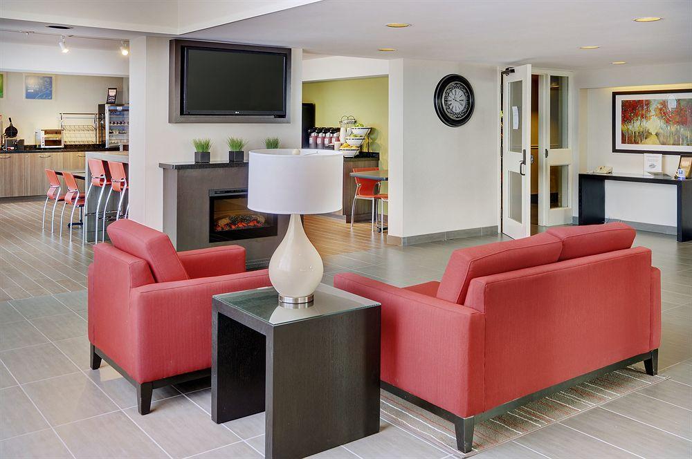 קפוסקאסינג Comfort Inn מראה חיצוני תמונה