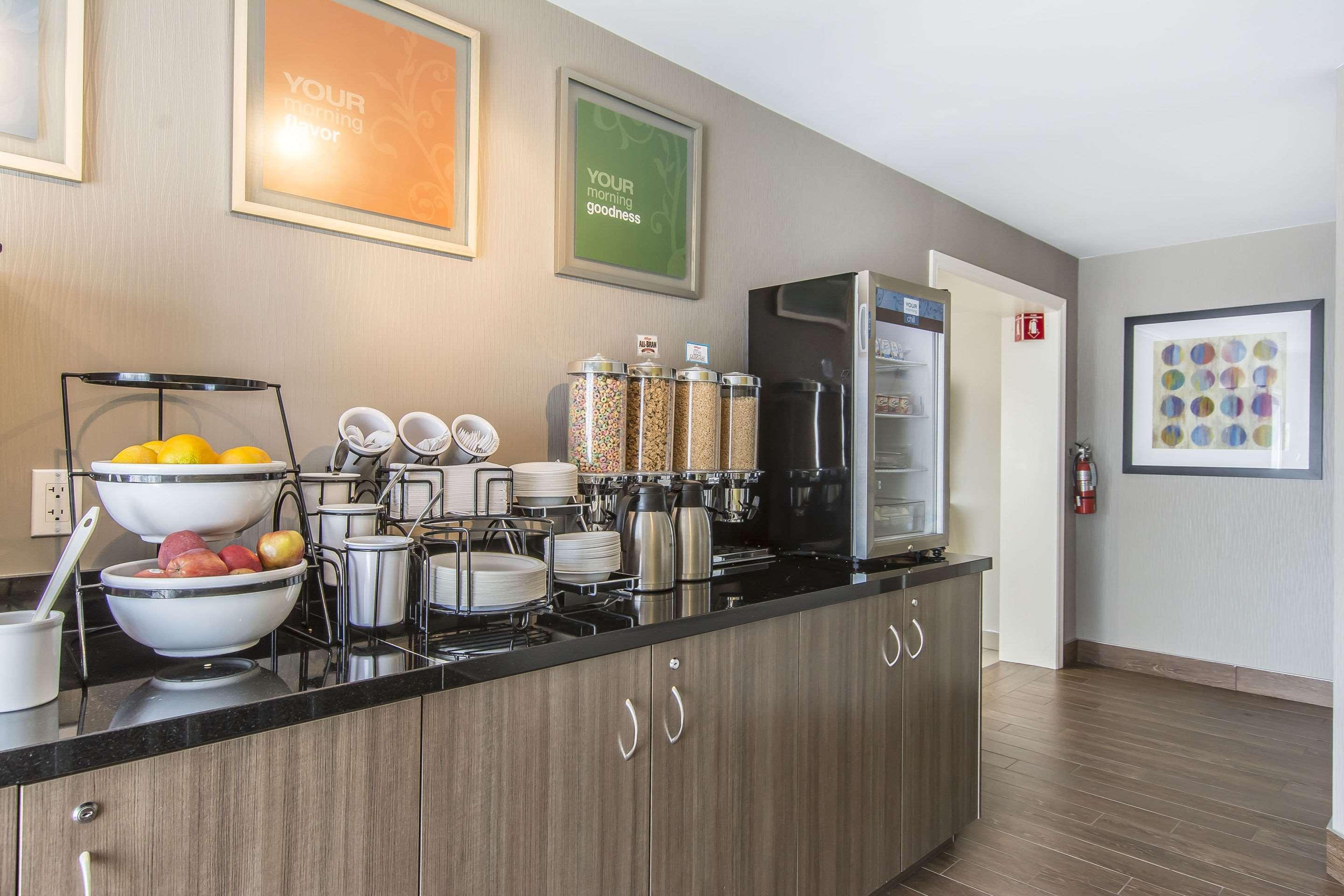 קפוסקאסינג Comfort Inn מראה חיצוני תמונה
