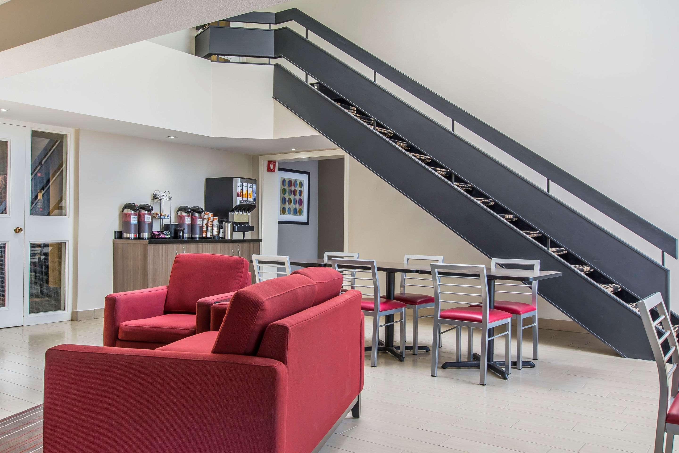 קפוסקאסינג Comfort Inn מראה חיצוני תמונה